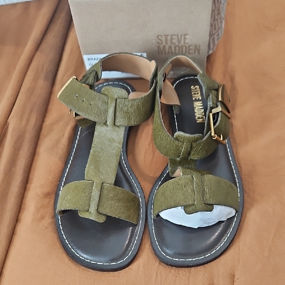 NWOT Steve Madden Olive Green T-Strap Leather Sandals